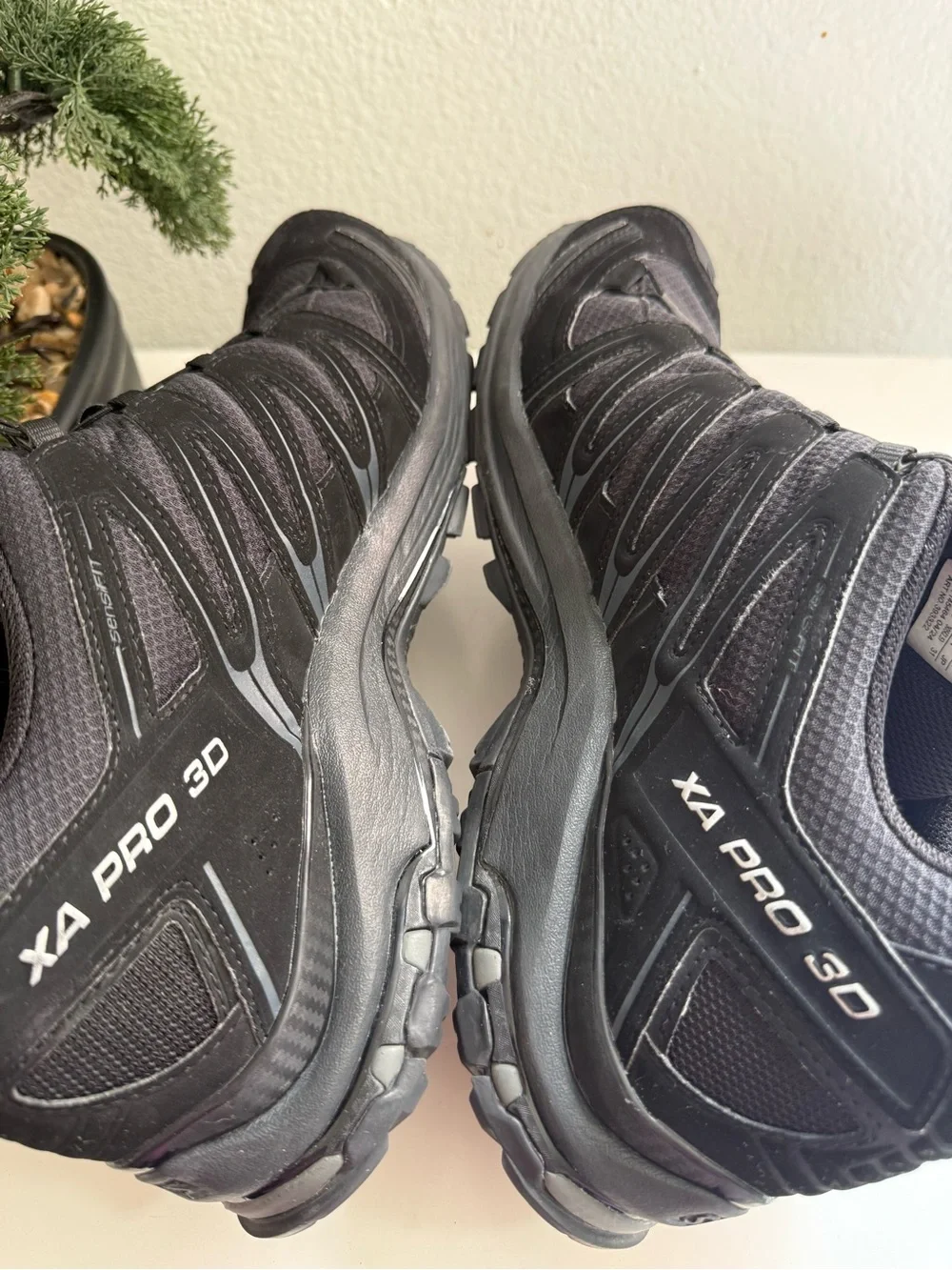 Salomon  XA pro 3D gorotex black  Men size 13  Running Shoes with Reflective